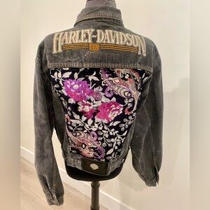 RARE VINTAGE 90’S HARLEY DAVIDSON FLORAL PAISLEY EMBROIDERED DENIM JACKET XL